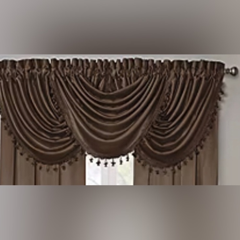 Regal Home Regency Valance Rod Pocket Waterfall Valance in cream set of 3 - Picture 5 of 13